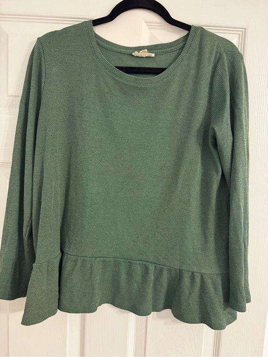 Tops - Women’s Green Ruffle-Hem Long Sleeve Top